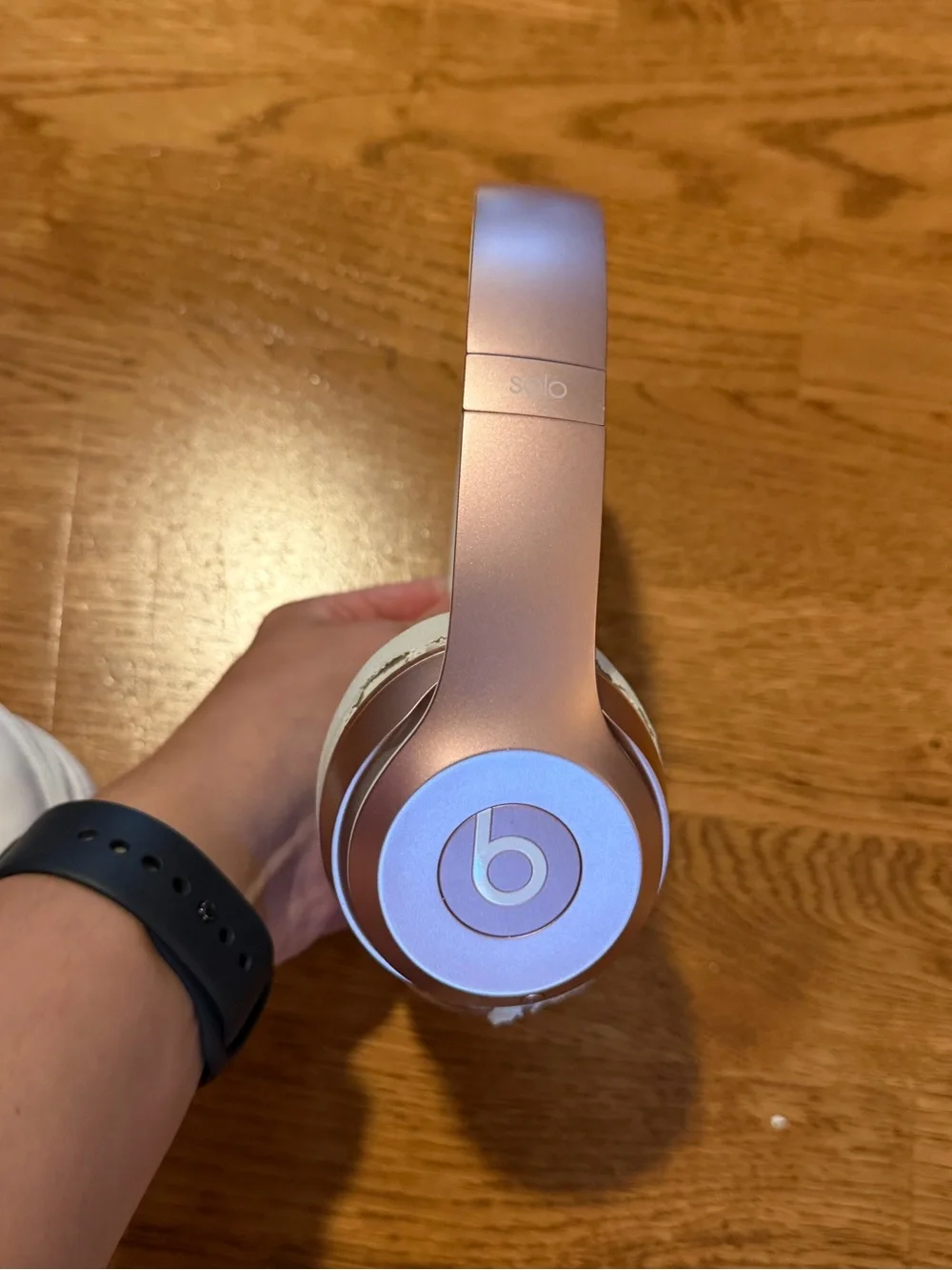 Beats Solo3 Wireless Headphones in Rose Gold - Picture 5 of 16